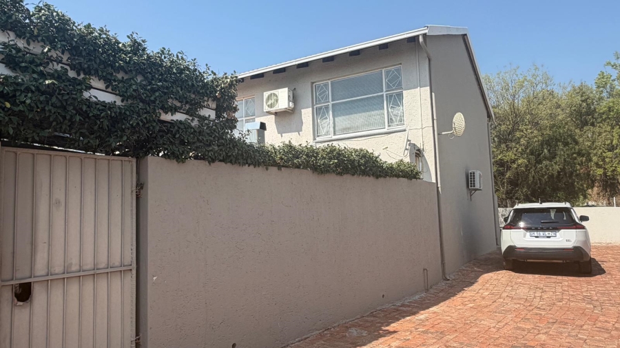 3 Bedroom Property for Sale in Kroonheuwel Free State